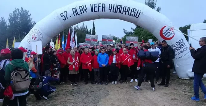 Bakan Bak Çanakkale’de 57’nci Alay’a Vefa Yürüyüşü’ne katıldı