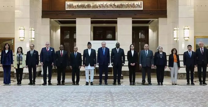 Erdoğan’a 7 ülkenin büyükelçisinden güven mektubu